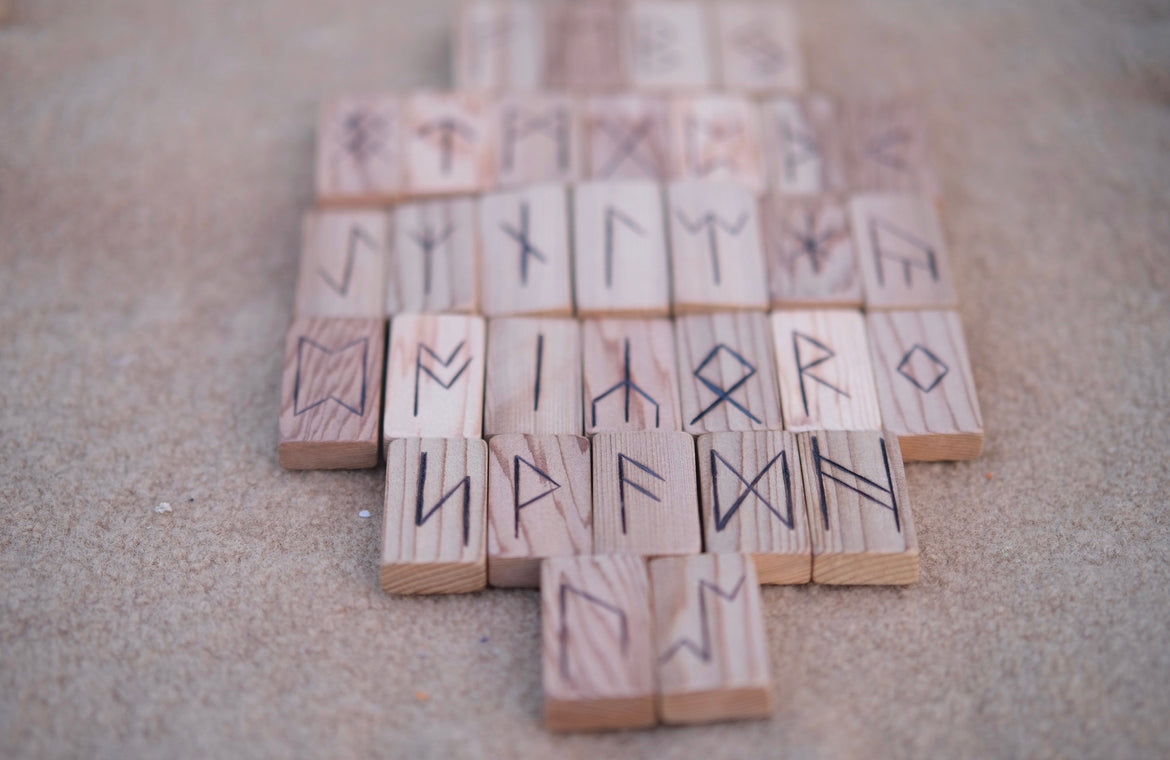 Cedar Magus Rune Set